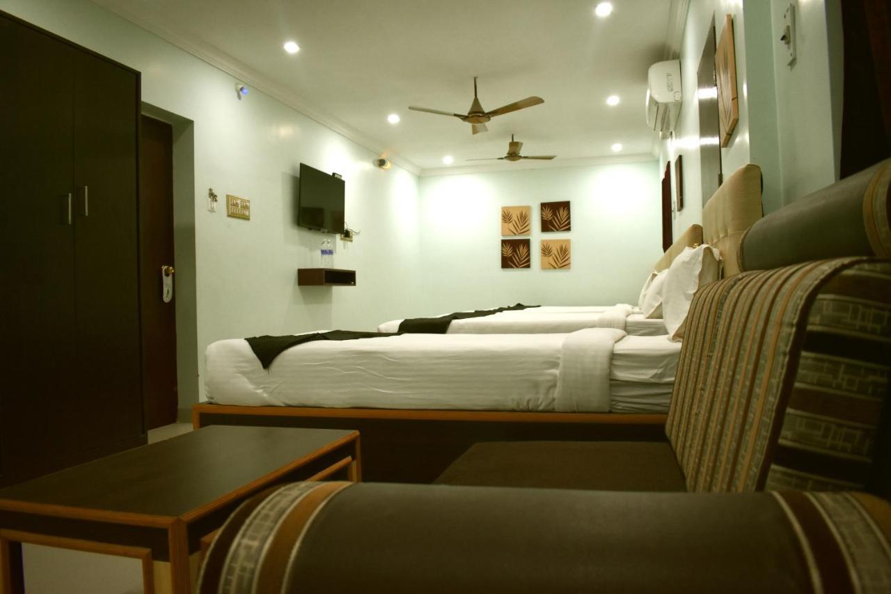 Hotel Apple Park Inn Tiruchirappalli Buitenkant foto